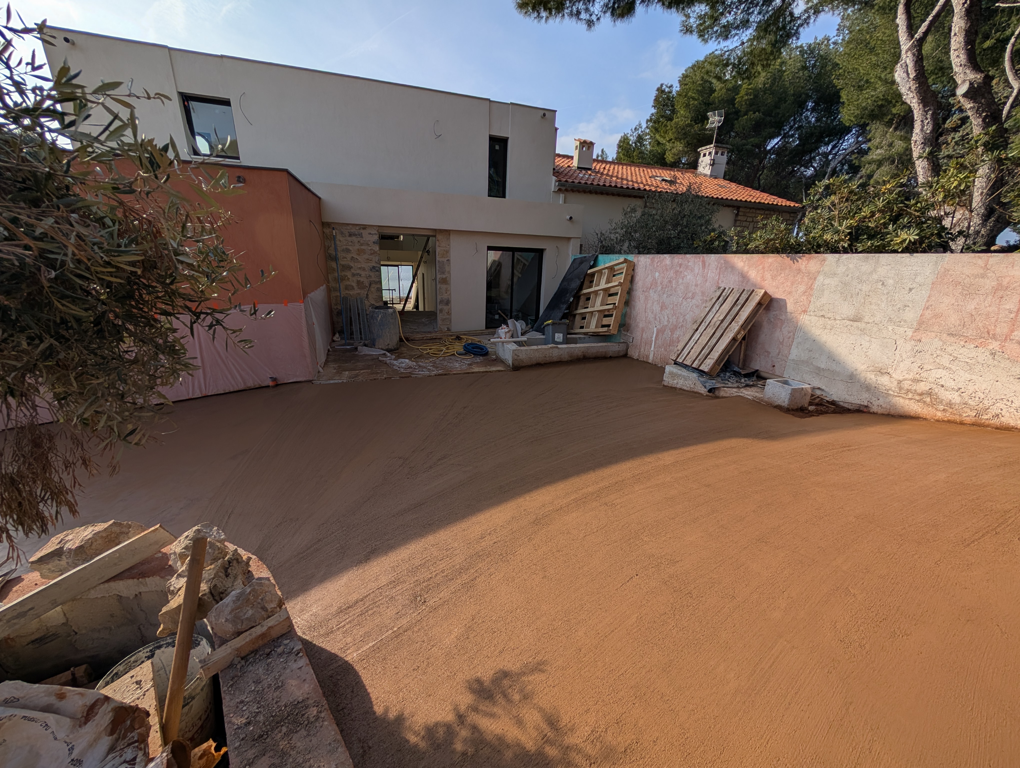 Dallage terrasse et chape béton à Six-Fours-les-Plages (83140) — Provence Bati Travaux